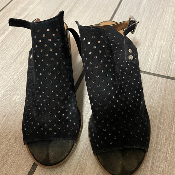 Black open toe heel/ booties - Picture 1 of 3